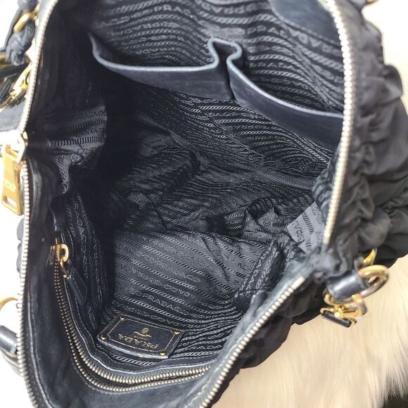 💯 Authentic Two-way Prada  Handbag 🍀 - Picture 17 of 17